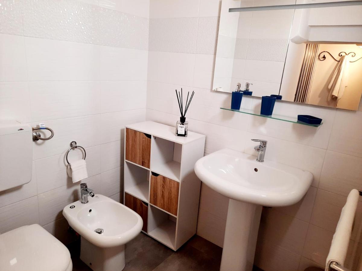 B&B La Vecchia Corte Copertino Buitenkant foto